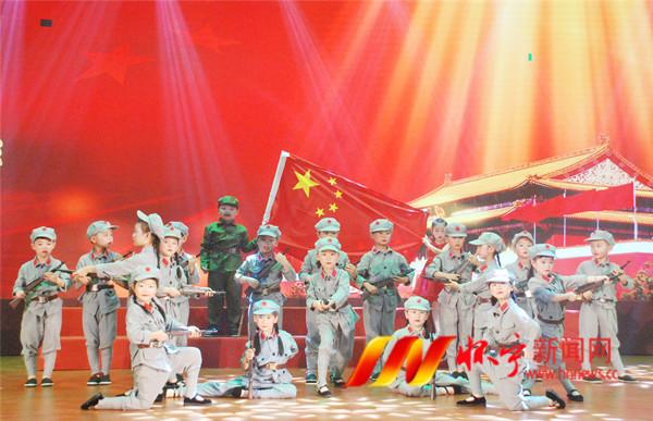 江西一拾荒老人,专注画画40年,妻子携子离开,网友:疯子画家